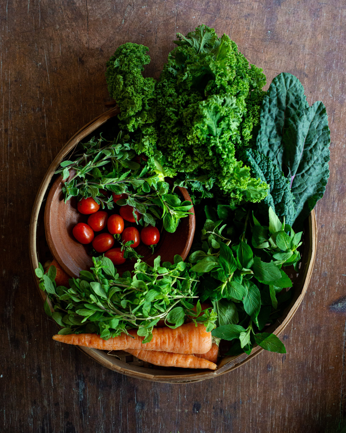 Delivering fresh organic vegetables & fruits from our farms to you ...